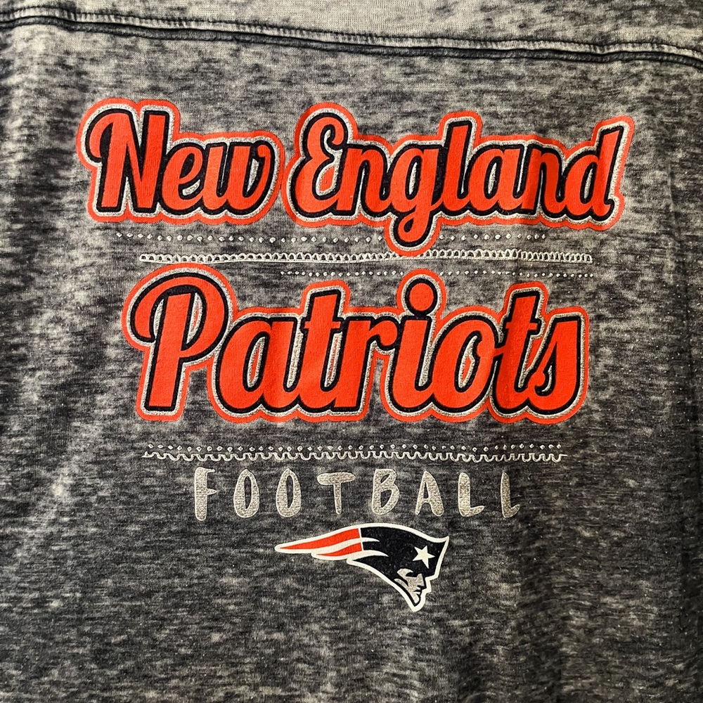 Official NFL Apparel NE Patriots T-shirt, Size L